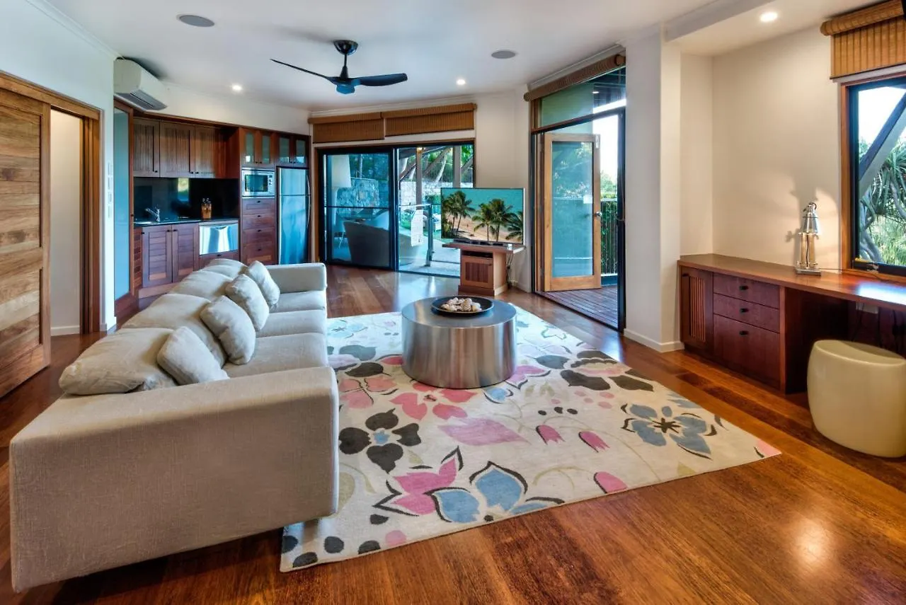 Indulge In The Lap Of Luxury, Iluka Is Your Private Ocean-View Haven On Half An Acre With Infinity Pool And Two Golf Buggies Hamilton Island 0*,