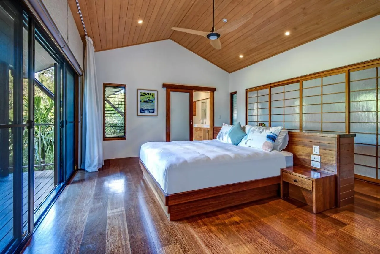 Dom wakacyjny Indulge In The Lap Of Luxury, Iluka Is Your Private Ocean-View Haven On Half An Acre With Infinity Pool And Two Golf Buggies Hamilton Island