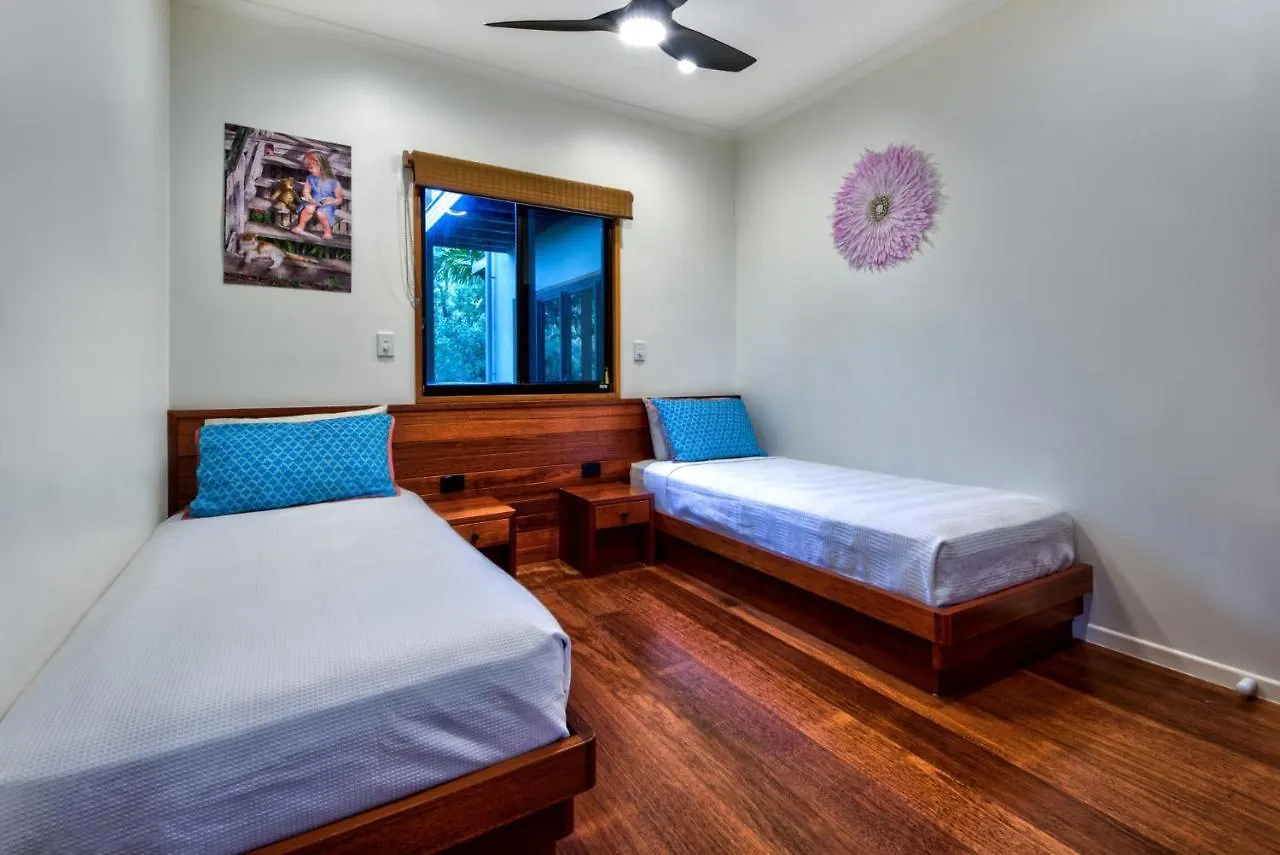Indulge In The Lap Of Luxury, Iluka Is Your Private Ocean-View Haven On Half An Acre With Infinity Pool And Two Golf Buggies Hamilton Island 0*,  Australia