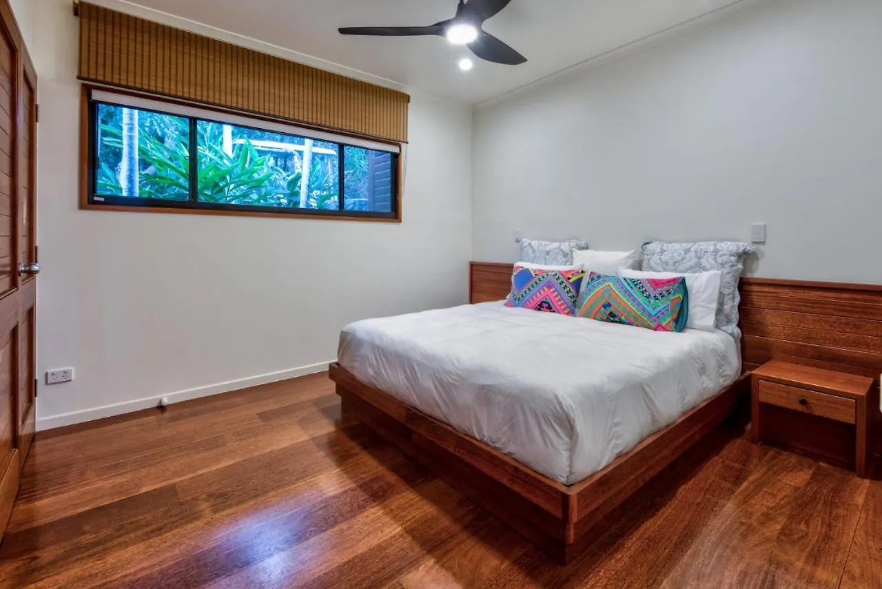 Indulge In The Lap Of Luxury, Iluka Is Your Private Ocean-View Haven On Half An Acre With Infinity Pool And Two Golf Buggies Hamilton Island 0*,